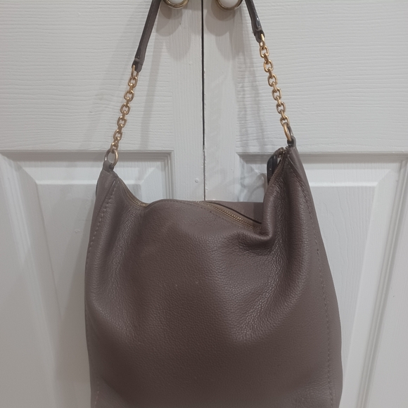 LUXURY!!!!TORY BURCH TAUPE PEBBLED SHOULDER BAG EUC 🥰 12 X 11 - Picture 2 of 8